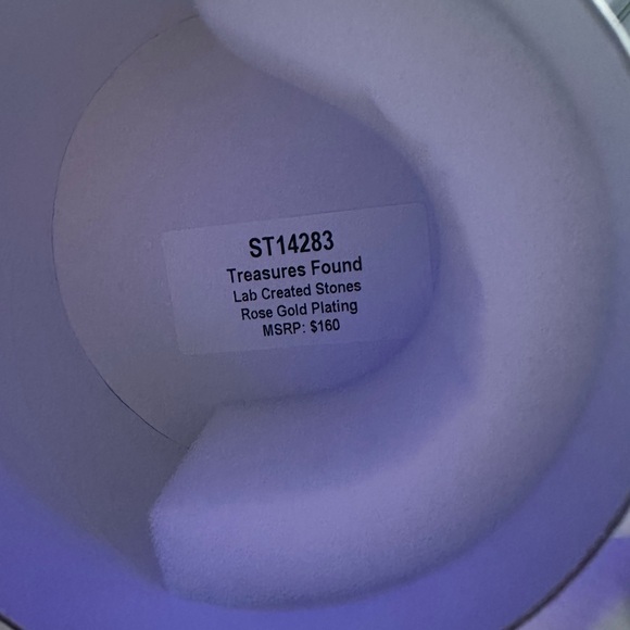 Treasures found-Spring stack 2025 - Picture 4 of 4